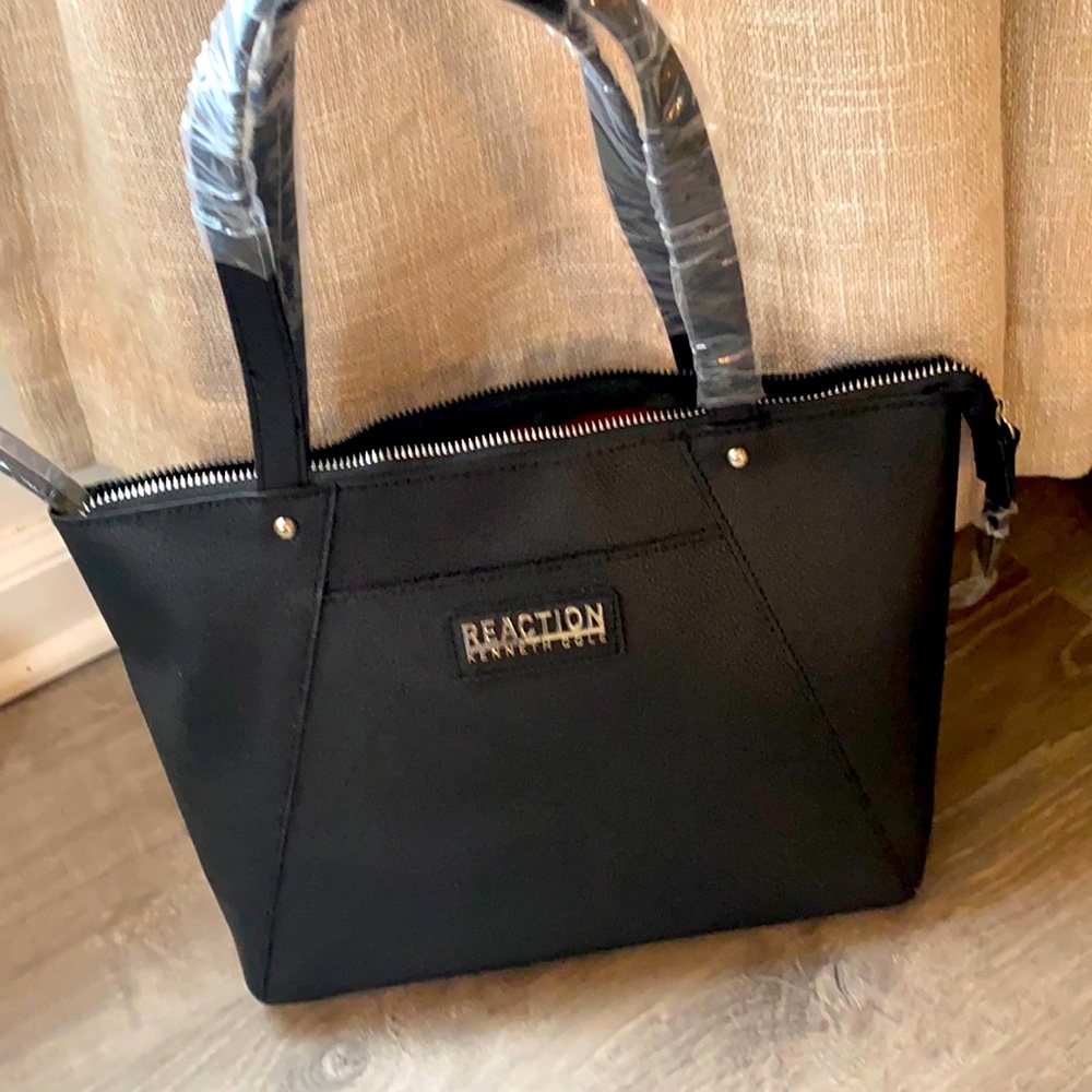 NWT Kenneth Cole Reaction black tote bag with makeup pouch, card holder & xtras